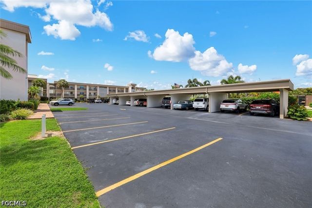 6102 Augusta DR 307, Fort Myers, FL 33907