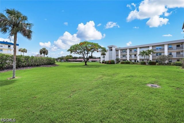 6102 Augusta DR 307, Fort Myers, FL 33907