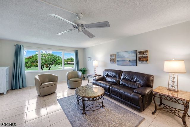 6102 Augusta DR 307, Fort Myers, FL 33907