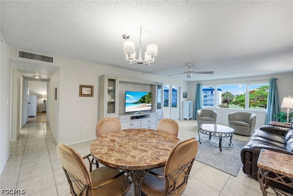 6102 Augusta DR 307, Fort Myers, FL 33907