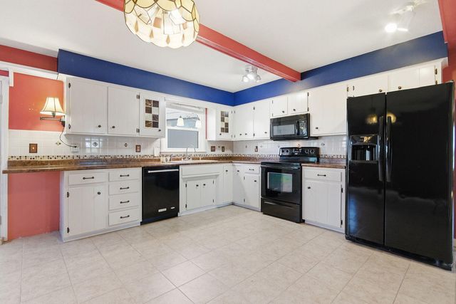 13260 N ROUTE B, Hallsville, MO 65255