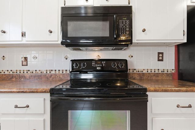 13260 N ROUTE B, Hallsville, MO 65255