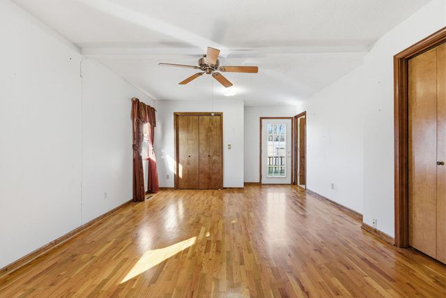 13260 N ROUTE B, Hallsville, MO 65255