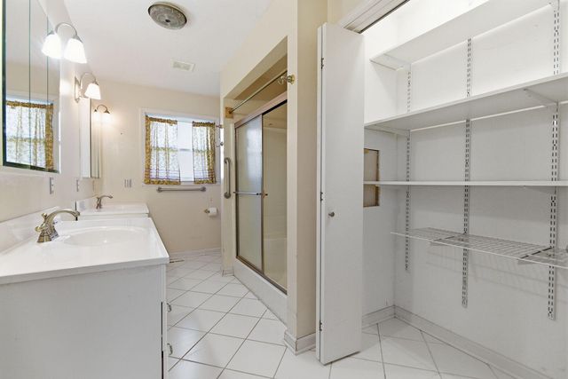 13260 N ROUTE B, Hallsville, MO 65255