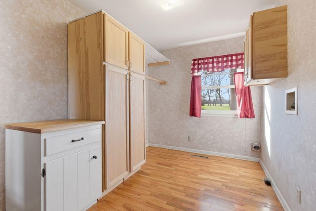 13260 N ROUTE B, Hallsville, MO 65255