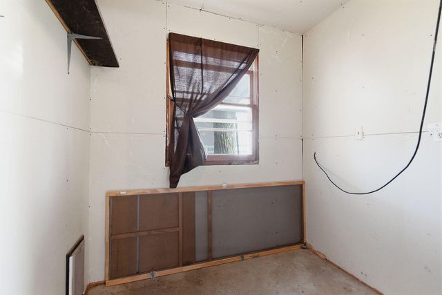 13260 N ROUTE B, Hallsville, MO 65255