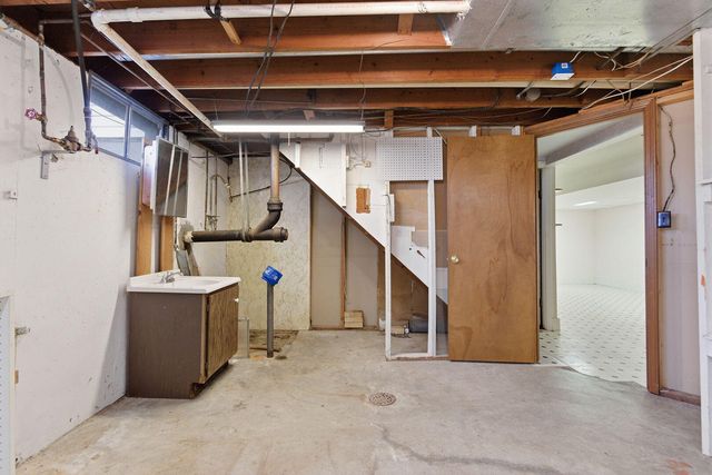 13260 N ROUTE B, Hallsville, MO 65255