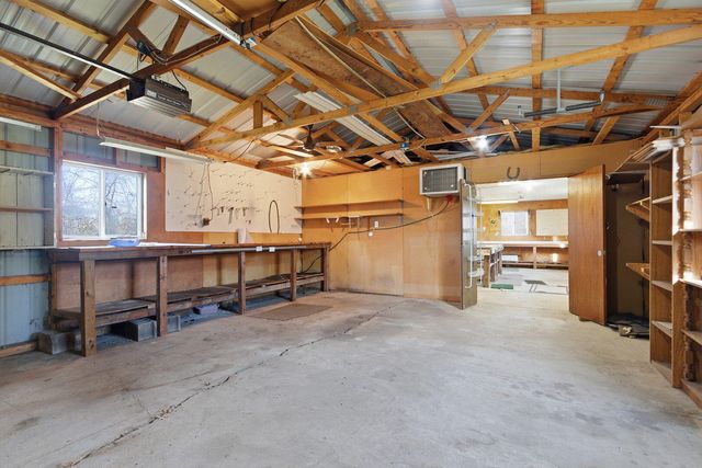 13260 N ROUTE B, Hallsville, MO 65255