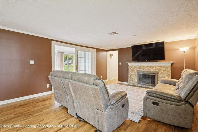 7937 Carlson Road, Lansing, MI 48917