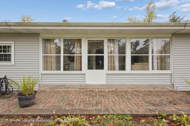 7937 Carlson Road, Lansing, MI 48917