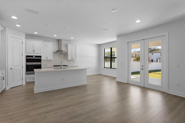 4202 N CLEARFIELD AVENUE, Tampa, FL 33603