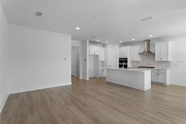 4202 N CLEARFIELD AVENUE, Tampa, FL 33603