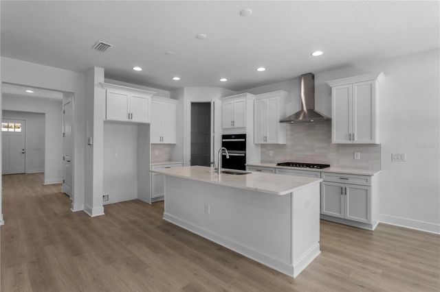 4202 N CLEARFIELD AVENUE, Tampa, FL 33603