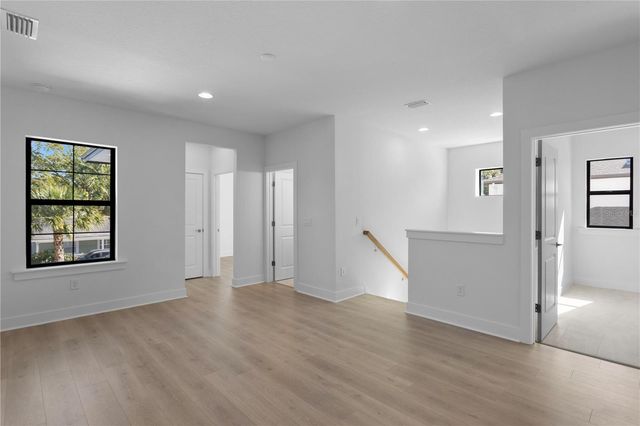 4202 N CLEARFIELD AVENUE, Tampa, FL 33603