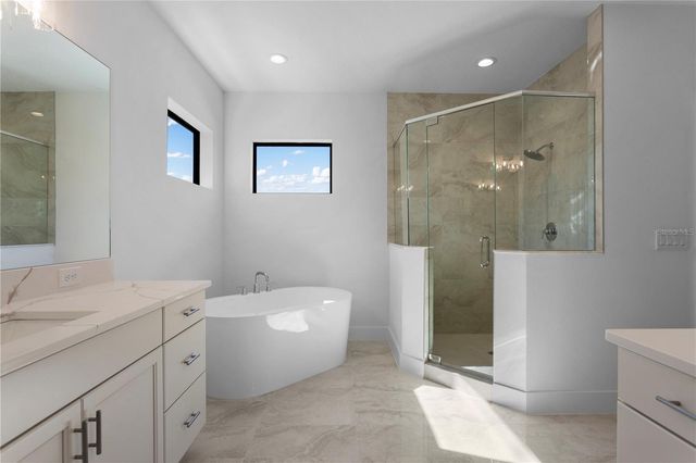 4202 N CLEARFIELD AVENUE, Tampa, FL 33603