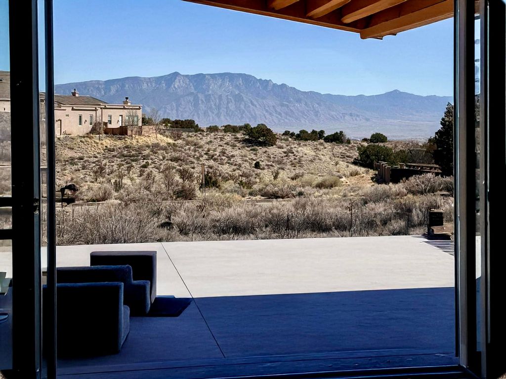 5801 Highland Meadows NE, Rio Rancho, NM 87144