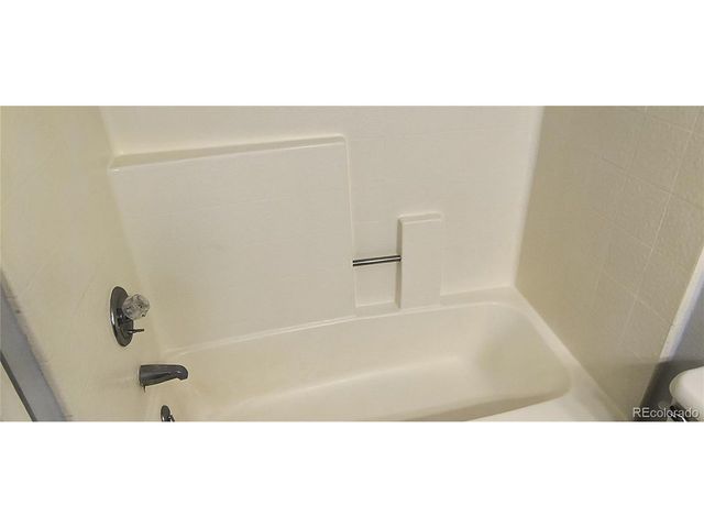 8701 Huron St 6-106, Thornton, CO 80260