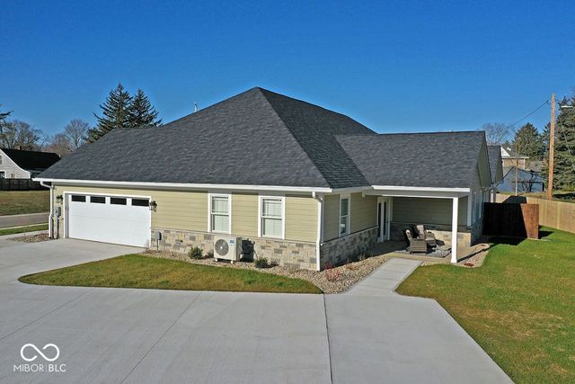 315 Blue River Drive, Knightstown, IN 46148