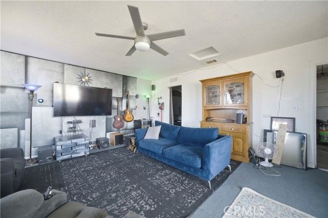 16485 Dale Evans, Apple Valley, CA 92307