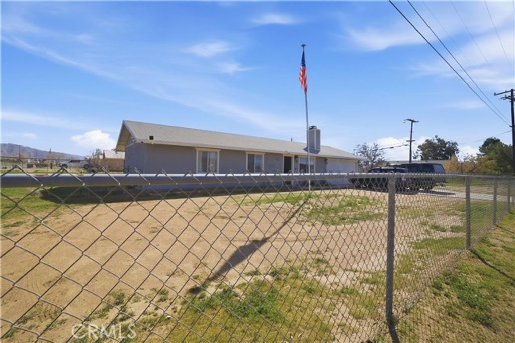 16485 Dale Evans, Apple Valley, CA 92307