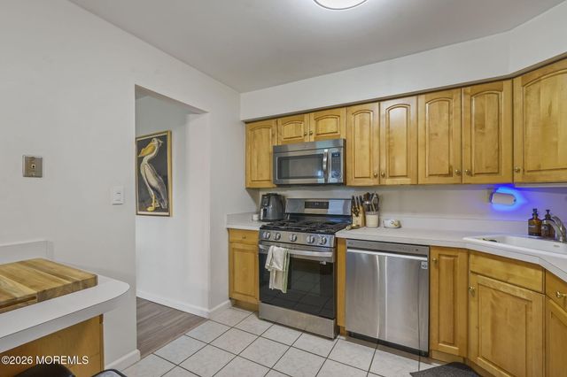 62 Inverness Court, Matawan, NJ 07747