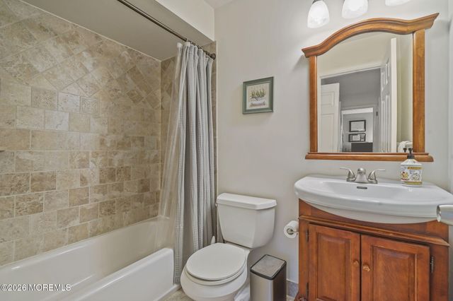 62 Inverness Court, Matawan, NJ 07747