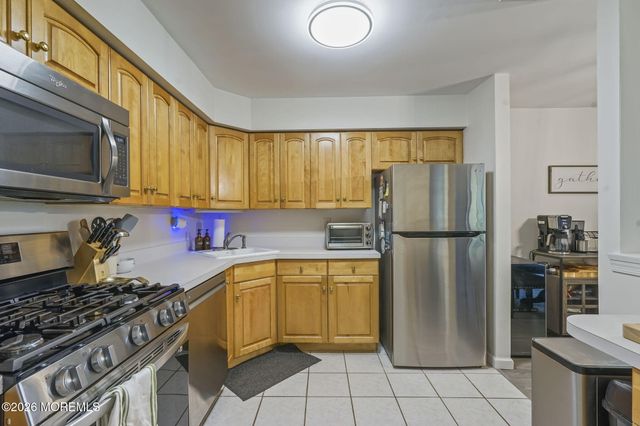 62 Inverness Court, Matawan, NJ 07747