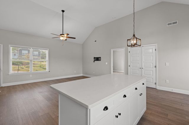 8315 Harvest Oak Lane, Chattanooga, TN 37421