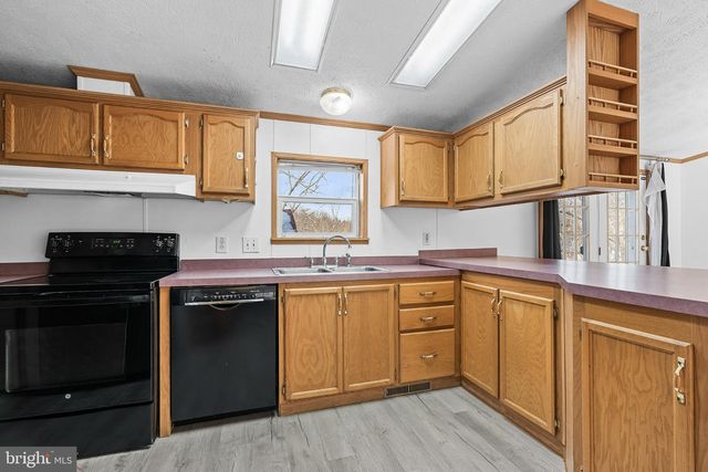 124 SCHOOL HOUSE DR, Howard, PA 16841