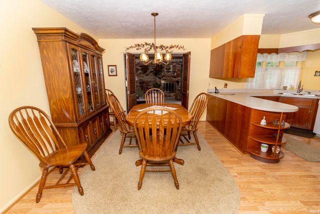 2624 Oak Leaf Cove, South Bend, IN 46628