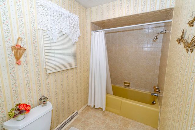 2624 Oak Leaf Cove, South Bend, IN 46628