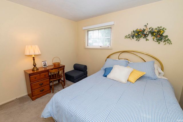 2624 Oak Leaf Cove, South Bend, IN 46628