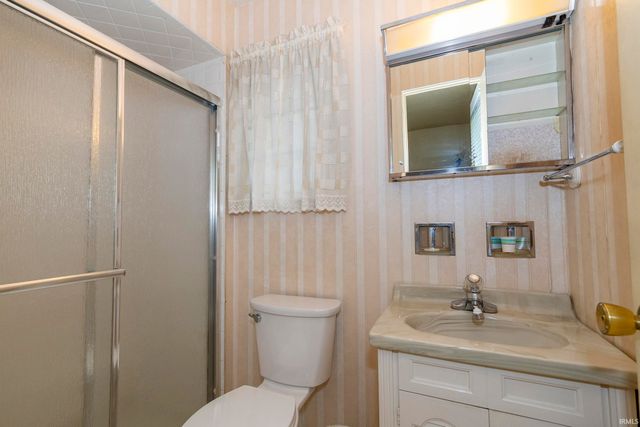 2624 Oak Leaf Cove, South Bend, IN 46628
