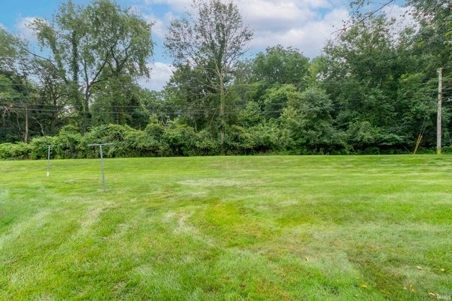 2624 Oak Leaf Cove, South Bend, IN 46628