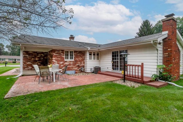 2624 Oak Leaf Cove, South Bend, IN 46628