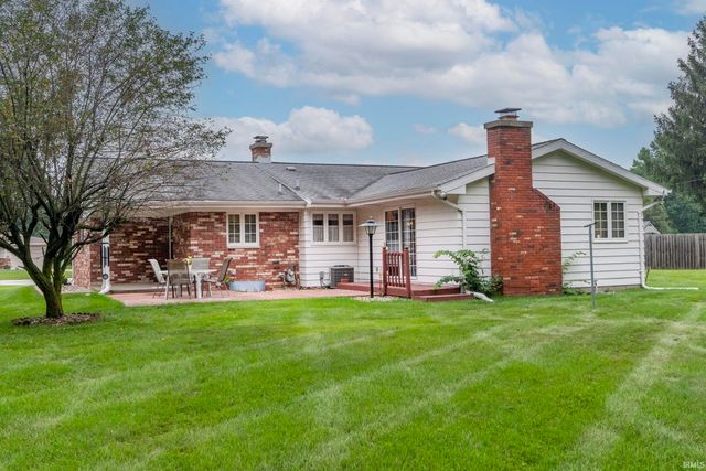 2624 Oak Leaf Cove, South Bend, IN 46628