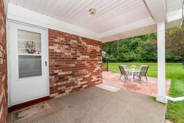 2624 Oak Leaf Cove, South Bend, IN 46628
