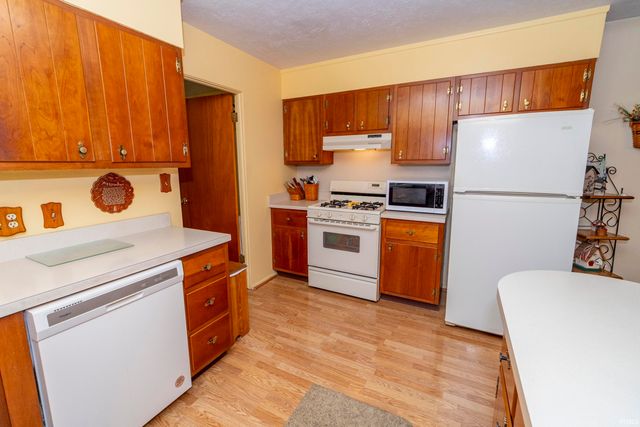 2624 Oak Leaf Cove, South Bend, IN 46628