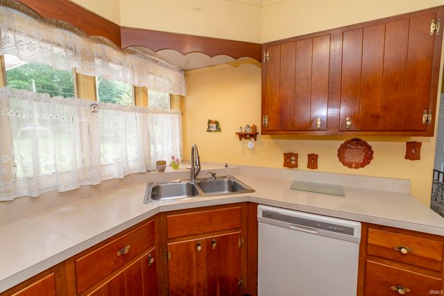 2624 Oak Leaf Cove, South Bend, IN 46628