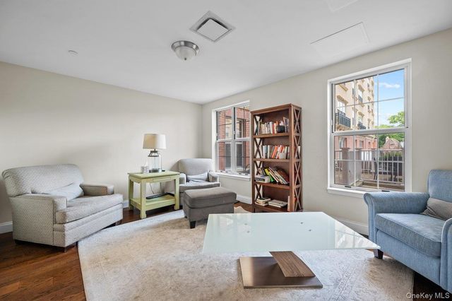 10 Byron Place 310, Larchmont, NY 10538