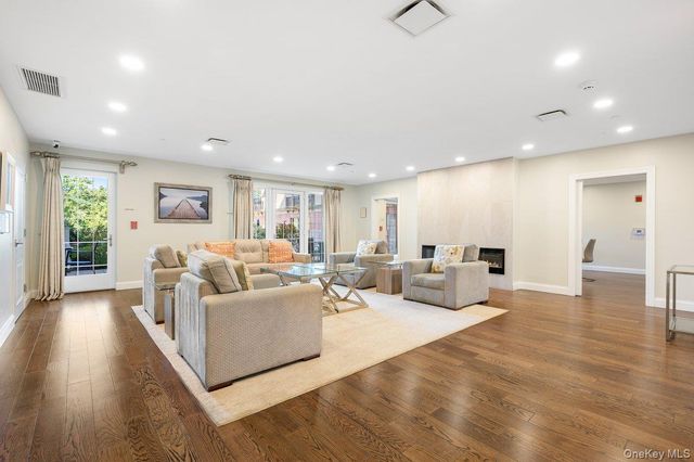 10 Byron Place 310, Larchmont, NY 10538