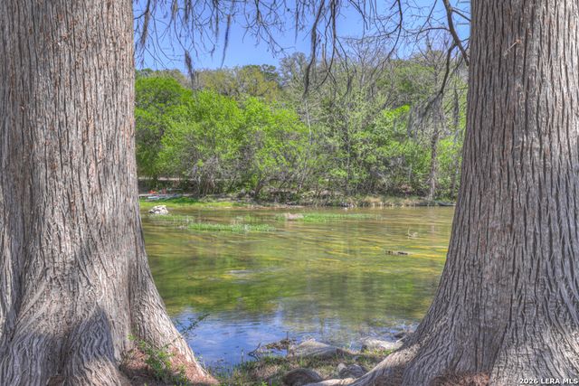 1262 ELM CREEK RD, New Braunfels, TX 78132