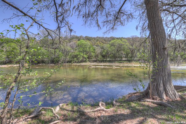 1262 ELM CREEK RD, New Braunfels, TX 78132