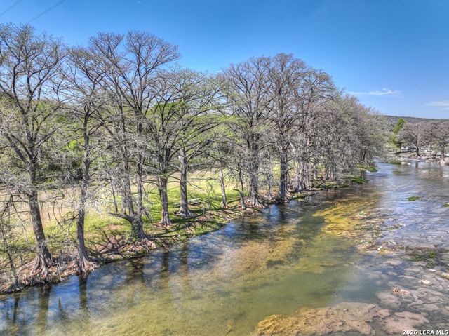 1262 ELM CREEK RD, New Braunfels, TX 78132