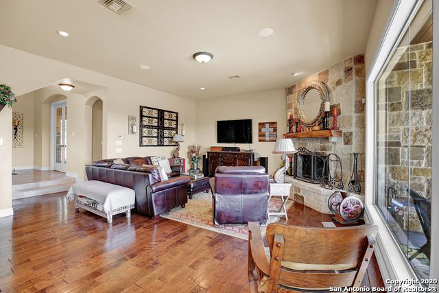 1262 ELM CREEK RD, New Braunfels, TX 78132