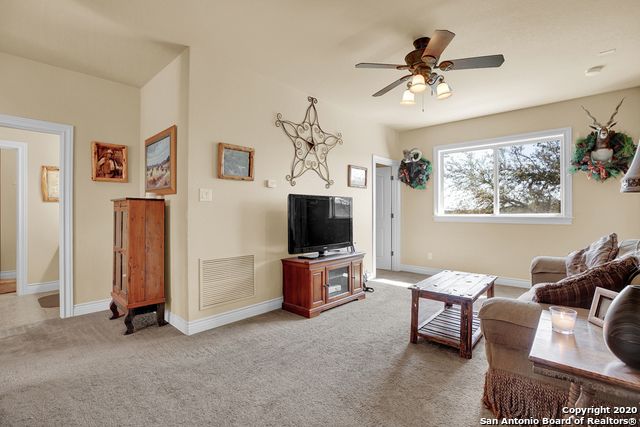 1262 ELM CREEK RD, New Braunfels, TX 78132