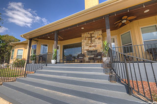 1262 ELM CREEK RD, New Braunfels, TX 78132