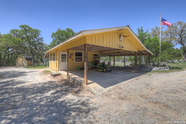 1262 ELM CREEK RD, New Braunfels, TX 78132