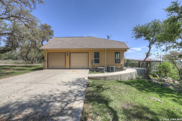 1262 ELM CREEK RD, New Braunfels, TX 78132