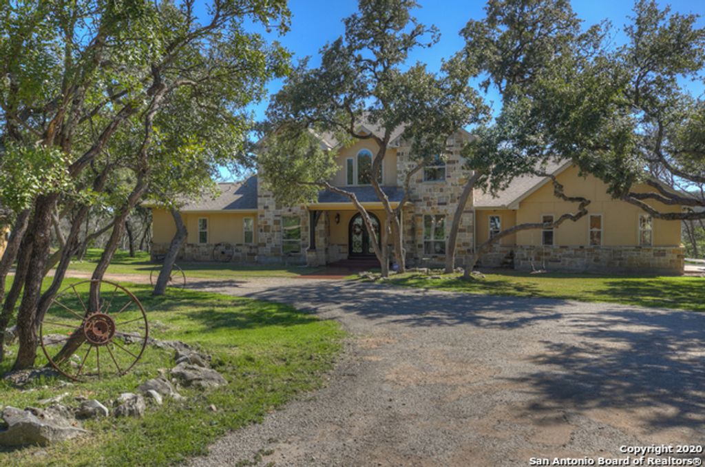 1262 ELM CREEK RD, New Braunfels, TX 78132
